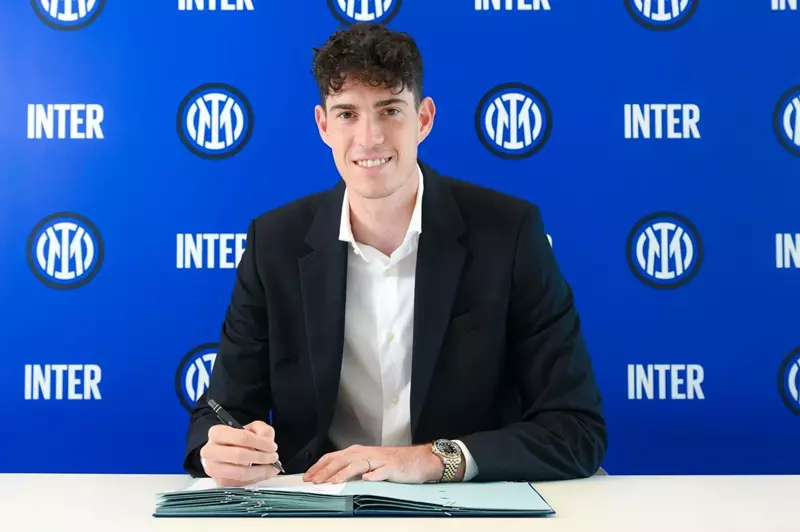 إنتر يسعى لتحصين باستوني بعد اهتمام ليفربول