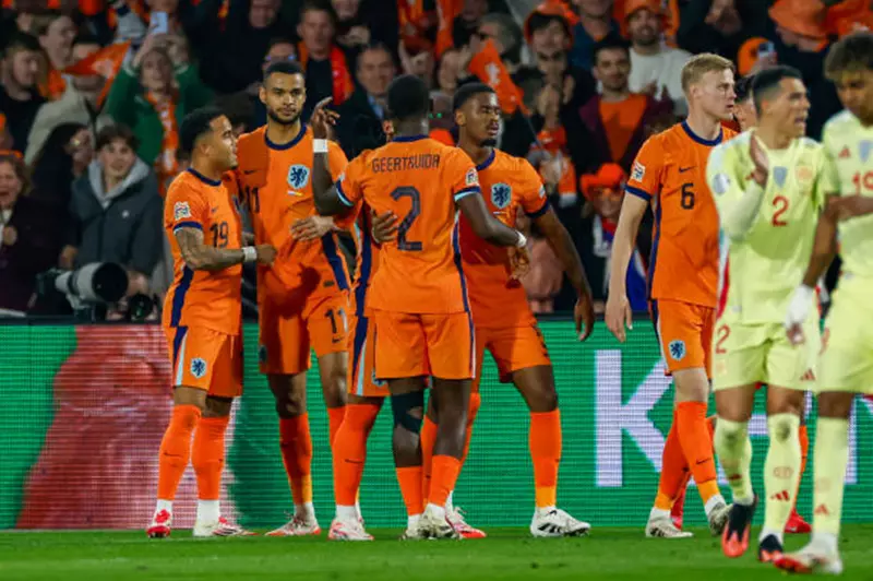 منتخب هولندا يؤجل تأهله إلى مونديال 2026